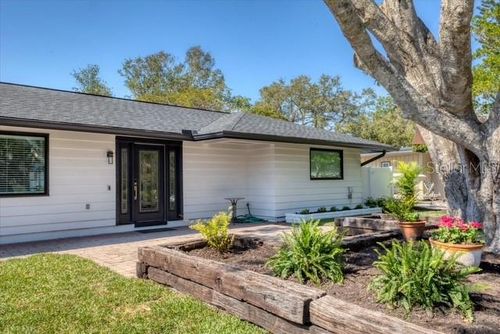 2553 E Paulstan Ct, Sarasota, FL, 34237-7266 | Card Image
