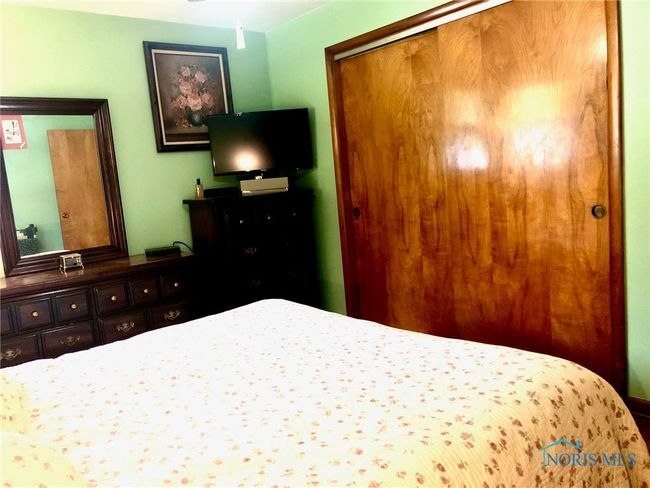 22915 W Walnut Ln, House other with 3 bedrooms, 2 bathrooms and 1 parking in Genoa OH | Image 22