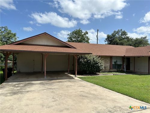 317 Briarwood Dr, New Braunfels, TX, 78130-8119 | Card Image