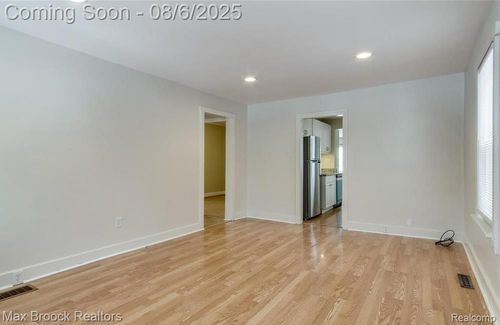 65 Maplefield Rd, Pleasant Ridge, MI, 48069-1020 | Card Image