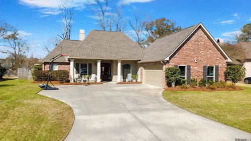 10251 Crooked Creek Ln, Denham Springs, LA, 70726-1801 | Card Image