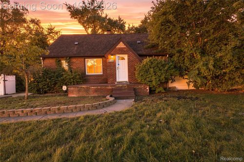 23095 Hill Ave, Warren, MI, 48091-3109 | Card Image