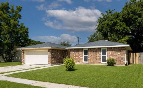 332 Westmeade Drive, Gretna, LA, 70056 | Card Image