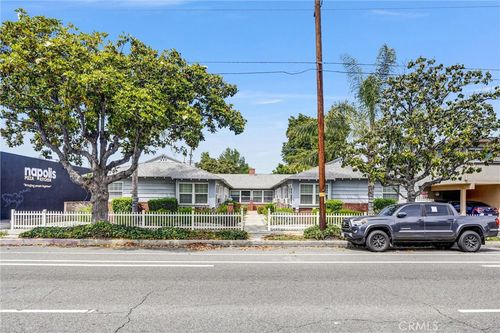 14821 Burbank, Van Nuys, CA, 91411 | Card Image