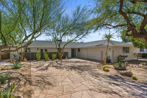 8337 E Minnezona Ave, Scottsdale, AZ, 85251-1747 | Card Image