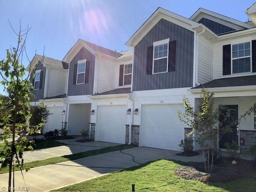 136 Plumtree Ct, King, NC, 27021 | Card Image