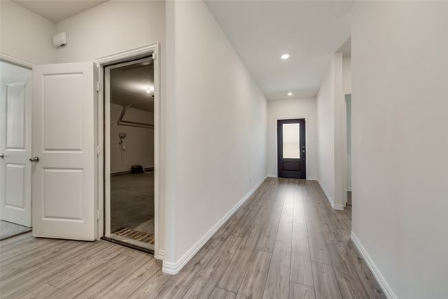 5904 Priory Dr, House other with 4 bedrooms, 2 bathrooms and null parking in Aubrey TX | Image 6