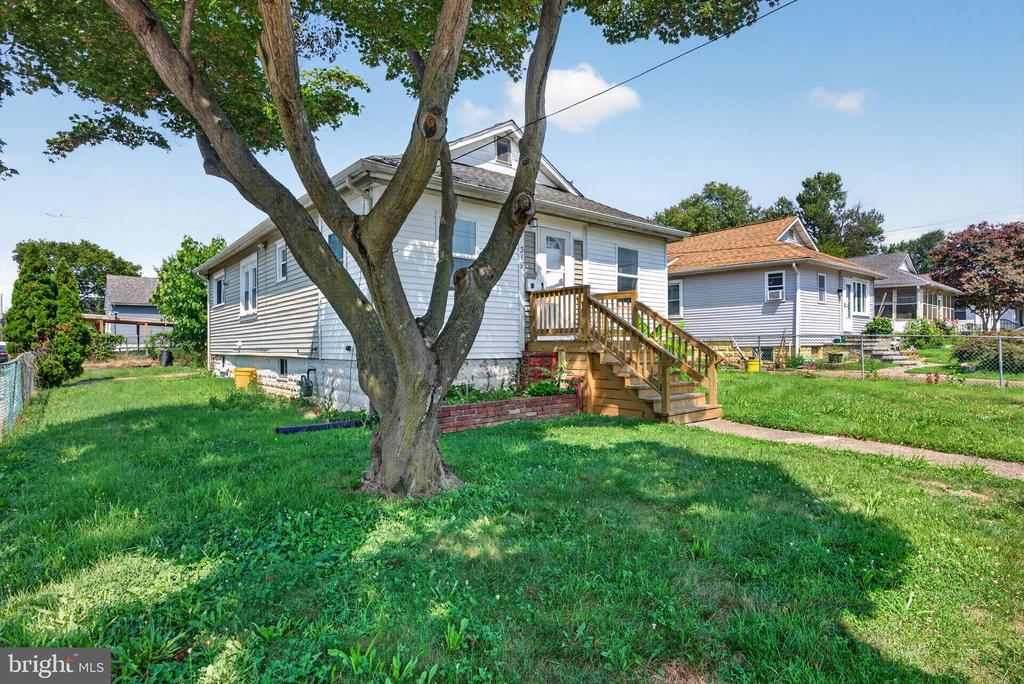 Residential Lease in OAKLYN 2