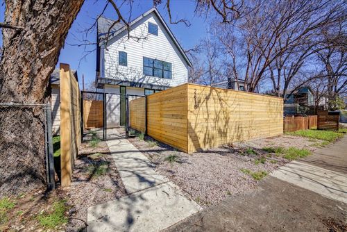 2618 E 4th St, Austin, TX, 78702-4722 | Card Image