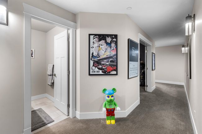 Corridor with carpet floors and baseboards | Image 27