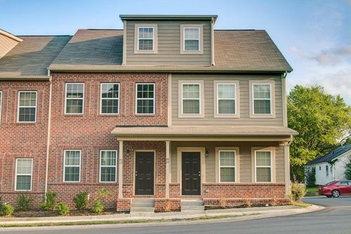 24-95 Plumlee Dr, Hendersonville, TN, 37075-4778 | Card Image