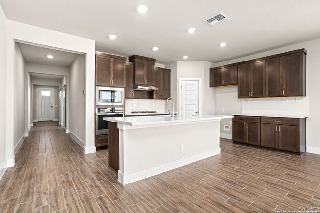 7317 Walkers Loop, House other with 4 bedrooms, 3 bathrooms and null parking in Live Oak TX | Image 5