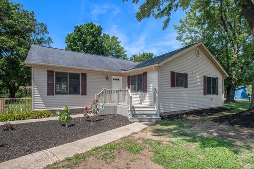 16630 Barton St, Granger, IN, 46530-9542 | Card Image