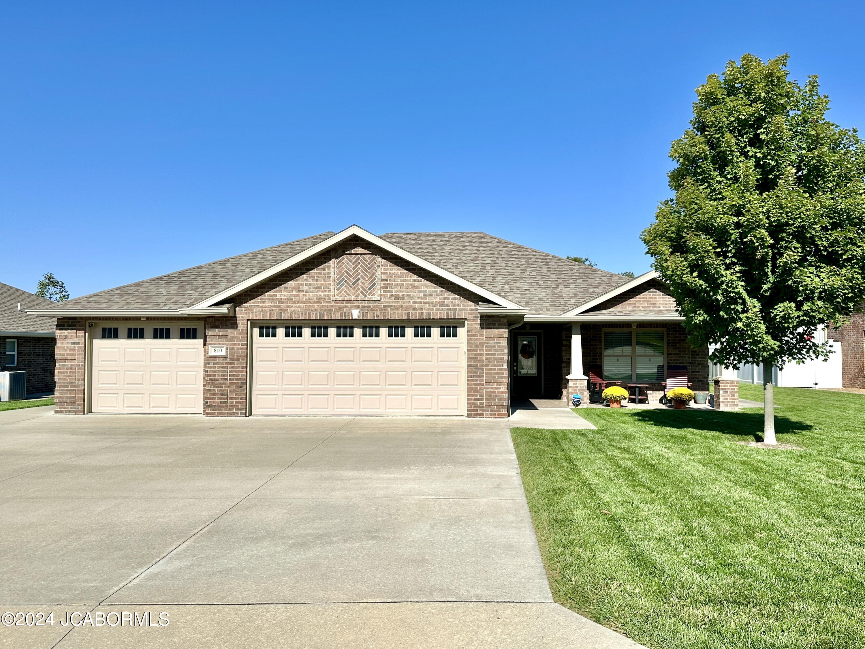 Jace Dale Ct, Jefferson City, MO 65109