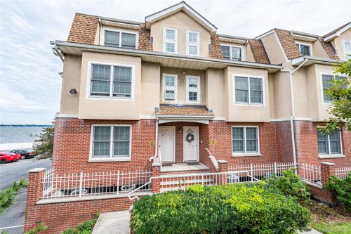 209-1 Patricia Ln, Bronx, NY, 10465-4200 | Card Image