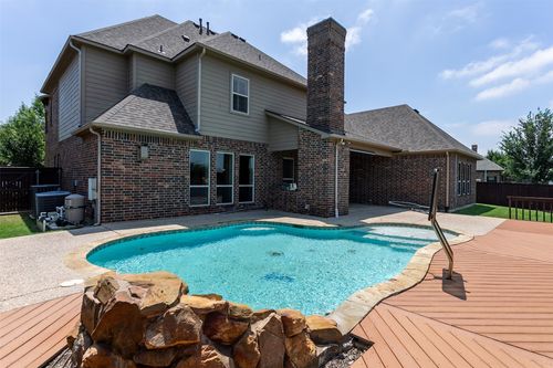 7905 Hallmark Dr, North Richland Hills, TX, 76182-8684 | Card Image