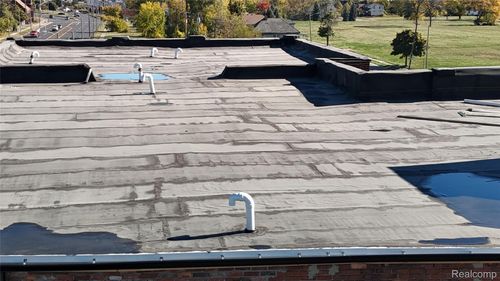 2277 W Davison, Detroit, MI, 48238-3531 | Card Image