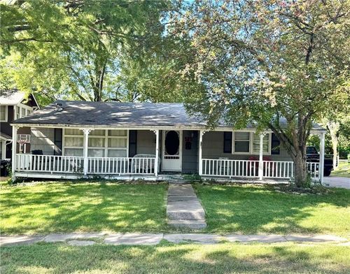 505 Olive St, Pleasant Hill, MO, 64080-1305 | Card Image