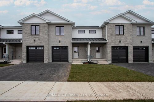 28 Linda Dr, Seaforth, ON, N0K1W0 | Card Image