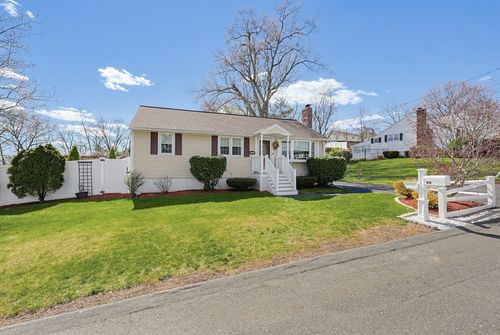 89 Coburn Dr, Lowell, MA, 01854-1204 | Card Image