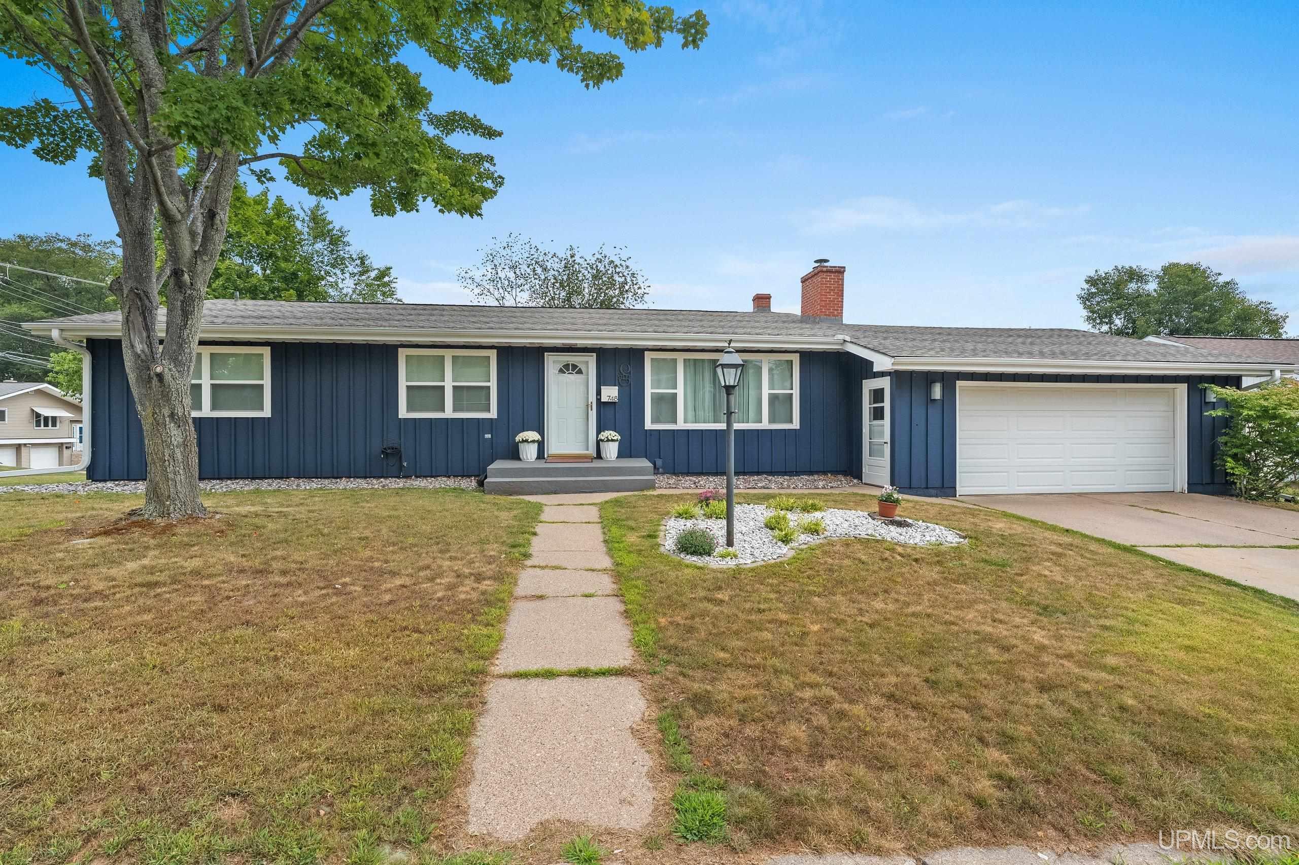 Edsel St, Kingsford, MI 49802