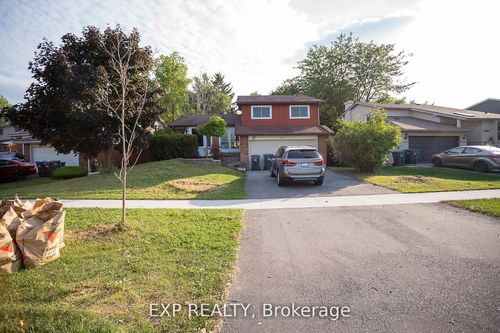 3371 Folkway Dr, Mississauga, ON, L5L2E3 | Card Image