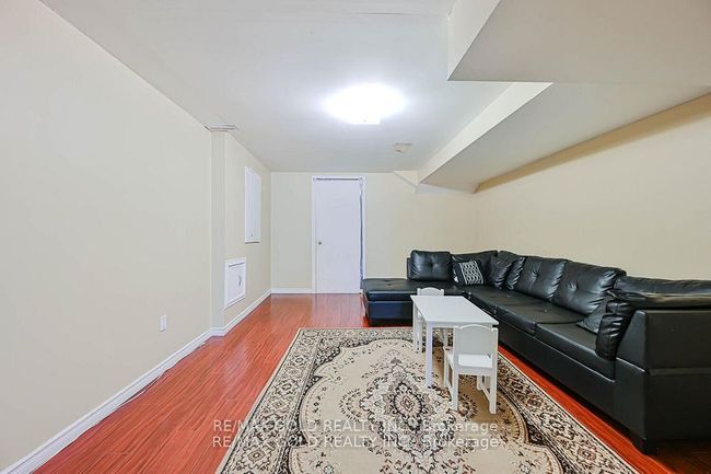 11 Caversham Dr, House attached with 6 bedrooms, 4 bathrooms and 3 parking in Brampton ON | Image 34