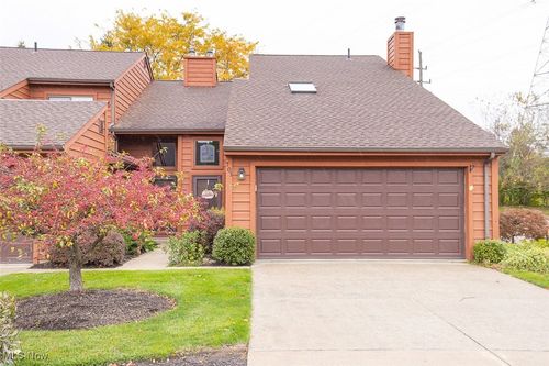 701 Village Club Rd, Sagamore Hills, OH, 44067-2338 | Card Image