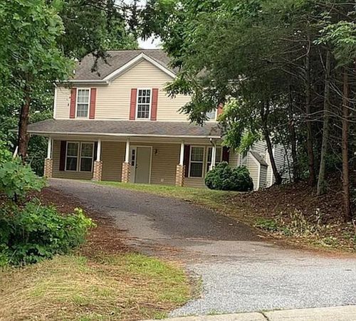 907 Gleason St, Arden, NC, 28704-9253 | Card Image