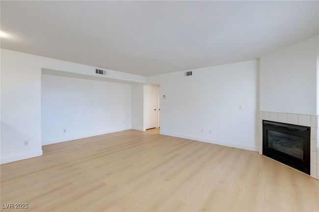 UNIT-136 - 8450 Alta Dr, Condo with 2 bedrooms, 2 bathrooms and null parking in Las Vegas NV | Image 7