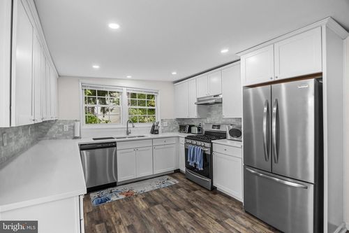 109 E 11th Ave, PINE HILL, NJ, 08021-6311 | Card Image