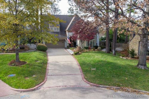 2522 Columbia Ave, Tulsa, OK, 74114-3200 | Card Image