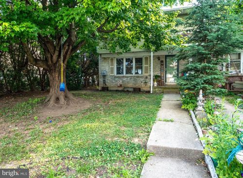 521 Linden St, LEESPORT, PA, 19533-9520 | Card Image
