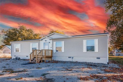 513 W North 1st St, Stewardson, IL, 62463-1021 | Card Image