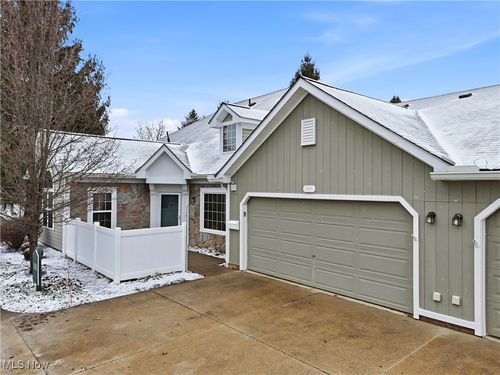 8191 Cyrus Ln, Northfield, OH, 44067-3235 | Card Image