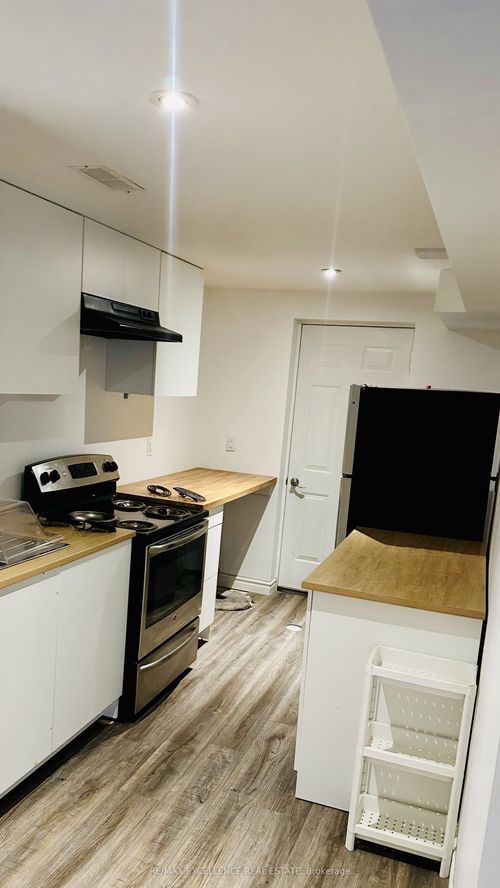 57 Creek Ridge St, Kitchener, ON, N2R0B6 | Card Image