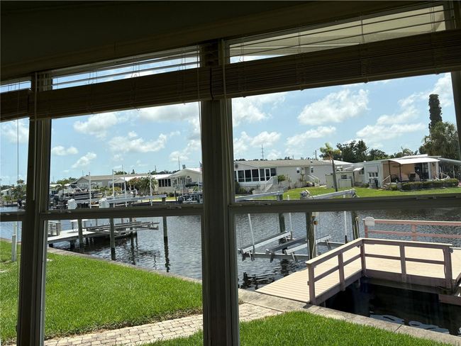 Porch | Image 14