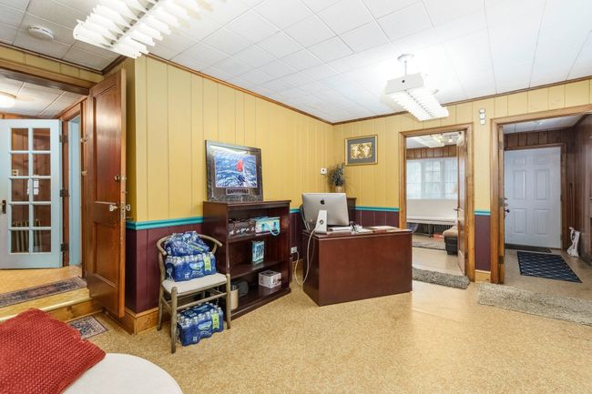 34900 Chestnut St, House other with 4 bedrooms, 3 bathrooms and null parking in Wayne MI | Image 17