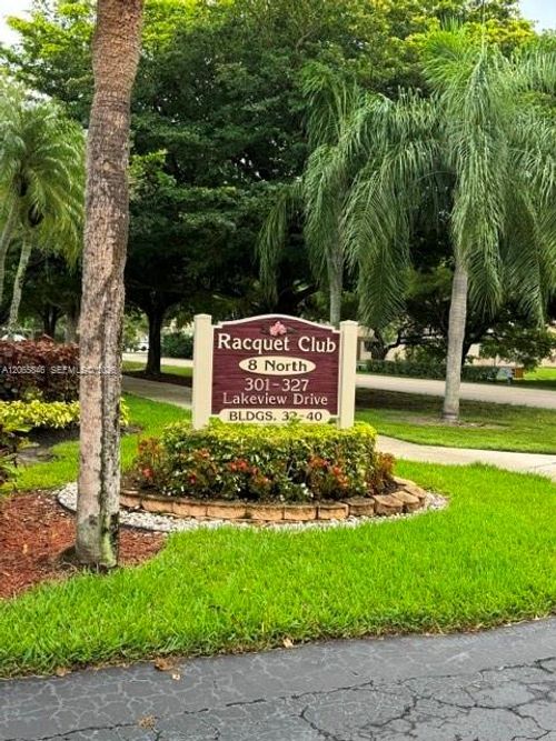 102-301 Lakeview Dr, Weston, FL, 33326-1300 | Card Image