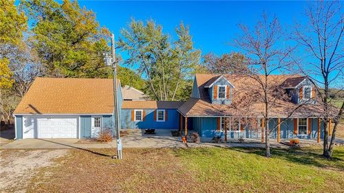 633 Sw 2001st Rd, Holden, MO, 64040-8142 | Card Image