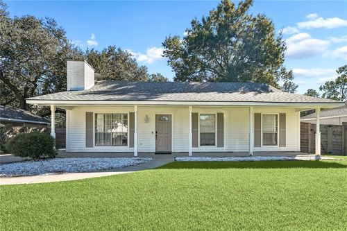 48 Shady Oaks Dr, Covington, LA, 70433-6823 | Card Image