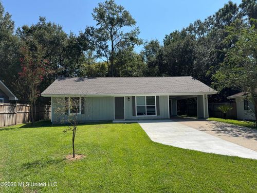 4 Woodcock Cir, Diamondhead, MS, 39525-3248 | Card Image