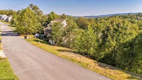 315 March Ln, Morgantown, WV, 26508-4244 | Card Image