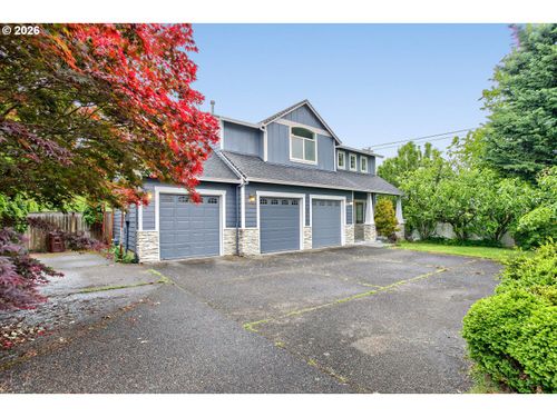 9113 Se Northpoint Ct, Happy Valley, OR, 97086-6482 | Card Image