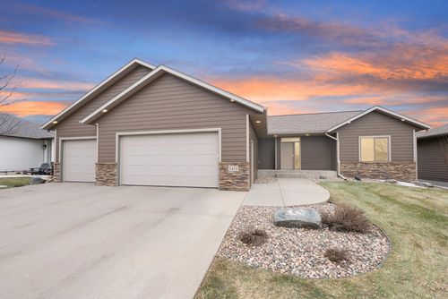 1401 S Kinderhook Ave Avenue, Sioux Falls, SD, 57106 | Card Image