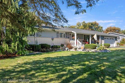 5334 Dunster Rd, Grand Blanc, MI, 48439-9732 | Card Image