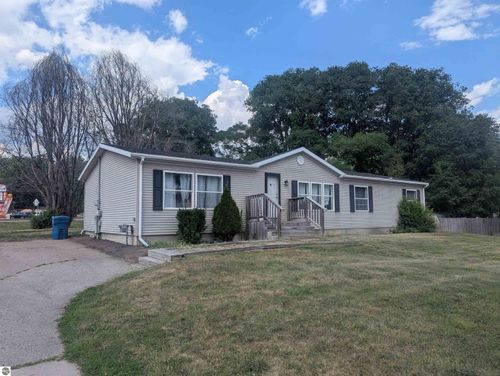 209 North St, Standish, MI, 48658-9165 | Card Image