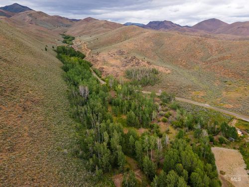 135 Bullion Gulch Rd, Hailey, ID, 83333-7762 | Card Image