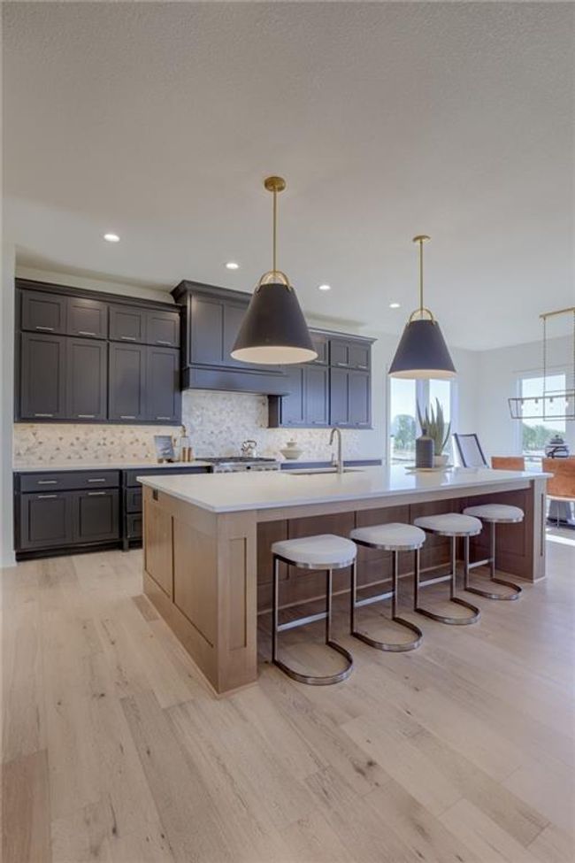 17500 Acton St, House other with 5 bedrooms, 6 bathrooms and null parking in Overland Park KS | Image 8