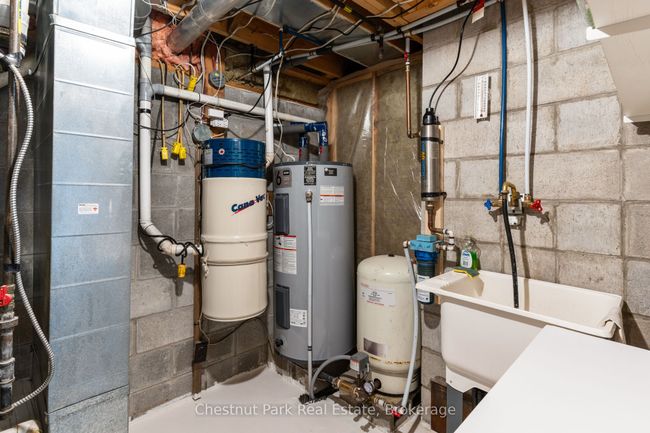293 W Diamond Lake Rd, House other with 3 bedrooms, 2 bathrooms and 4 parking in Highland Grove ON | Image 50